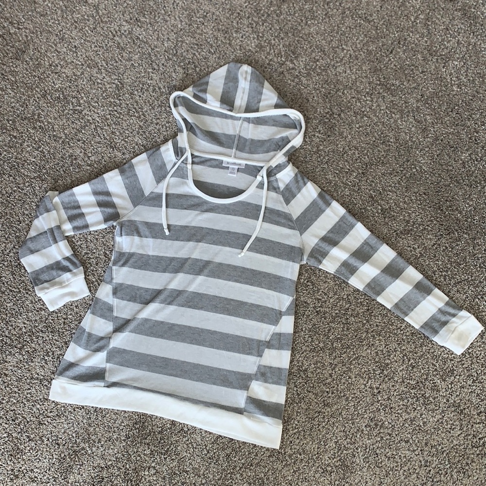 Lightweight maternity hoodie